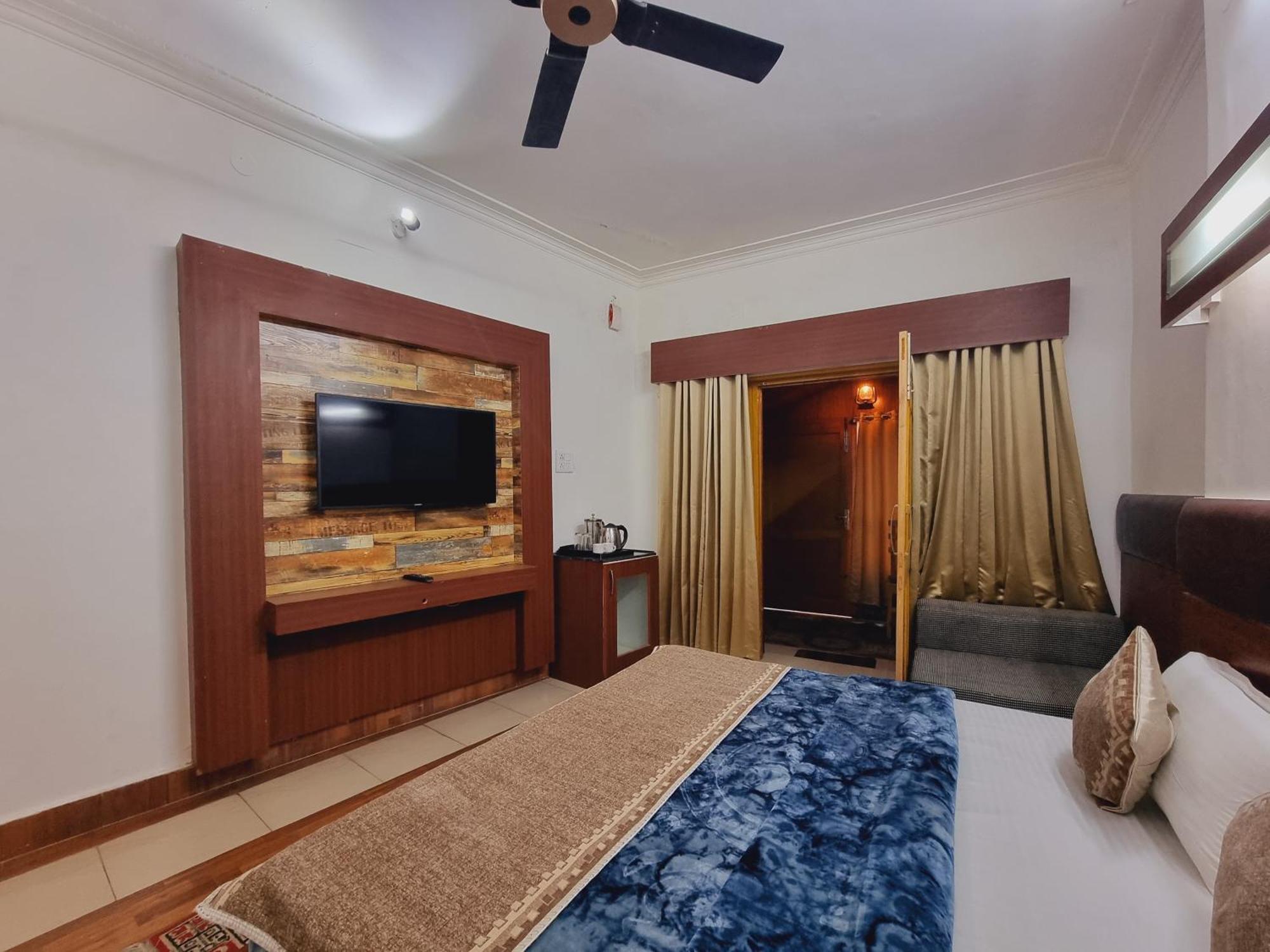 Wow Hotels Green View Dalhousie Exterior photo
